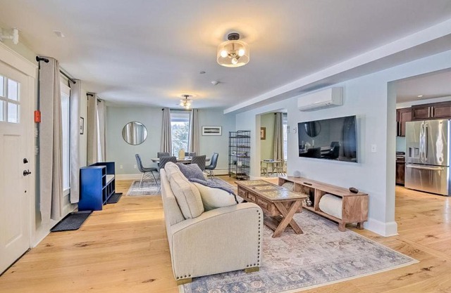 The Farmhouse - Suite #1