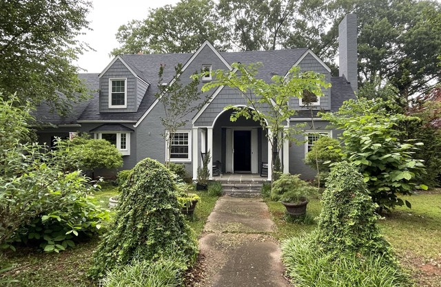 The Fig Tree Garden House.nCasual elegance in a park like setting
