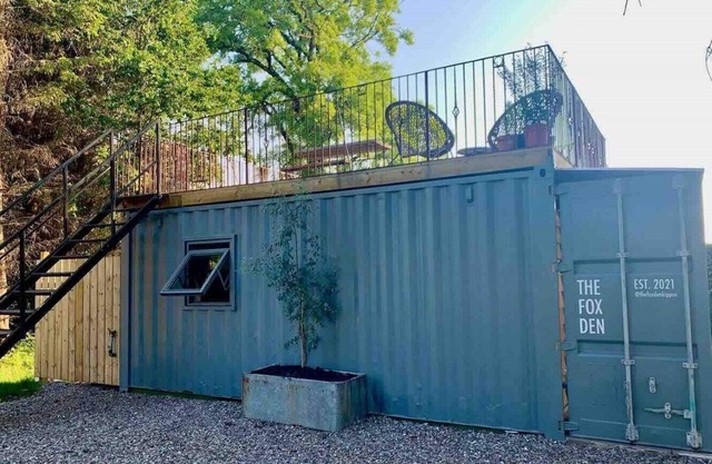 The Fox Den - Woodland Container Accommodation