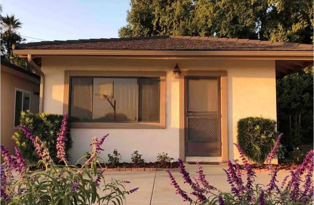 The Fun Pool-house Retreat