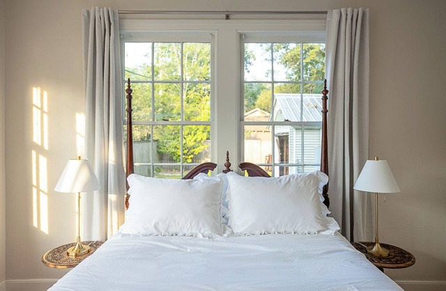 The Garden District Cottage - minutes from LSU and many of BR’s top restaurants