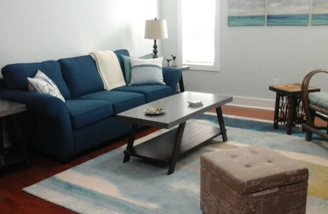 The Garden Suite in Maple Bay, a private, quiet, spacious retreat