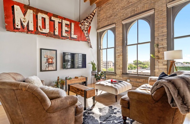 "The Goatel" apt w/free parking & workout rm