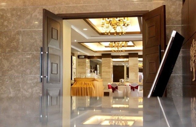 The Golden Palms Hotel & Spa Delhi