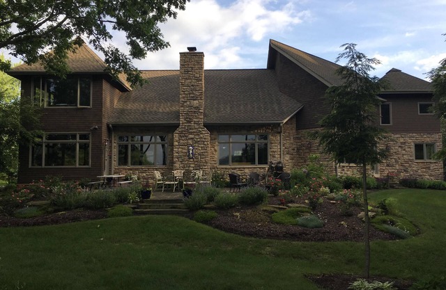 "The GrandView" Wineries, Lake & Spire