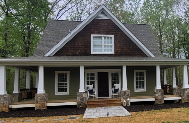 The GREAT ESCAPE - LAKE FRONT, PET FRIENDLY!