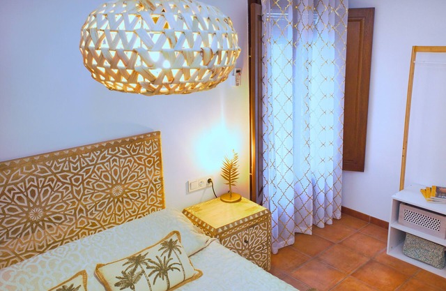 The Great Sultan, 1492. Mirador San Nicolas & Mezquita 2 min on Foot