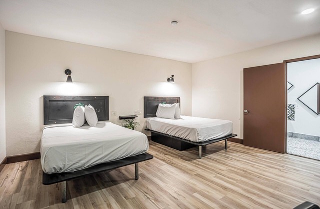 The Greens Hotel - Stockton Blvd