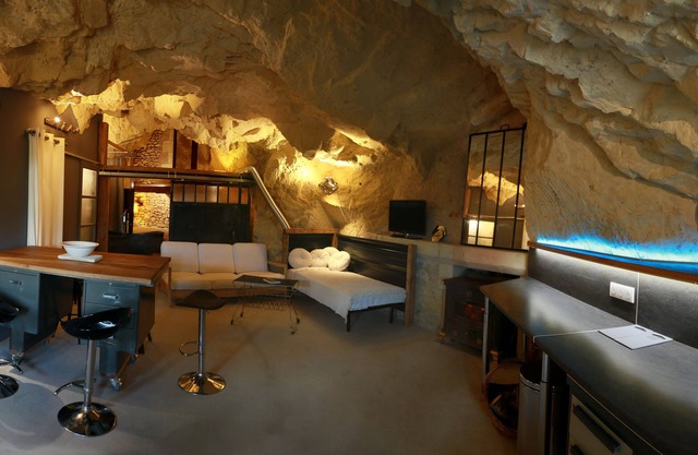 The Grotto of the Mill.