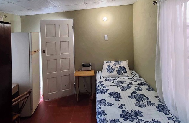 The guesthouse is located in the neighborhood of Glencoe, in Carenage