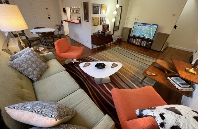 The Heart of Phoenicia. Serene. Cozy. Close to all.