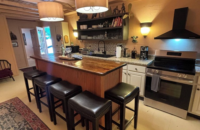 The Hemingway - Cottage 1 @ Blue Cactus Cottages - it’s the BOMB!