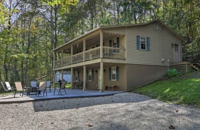 The Hideaway at Buck Ridge. Pet friendly.