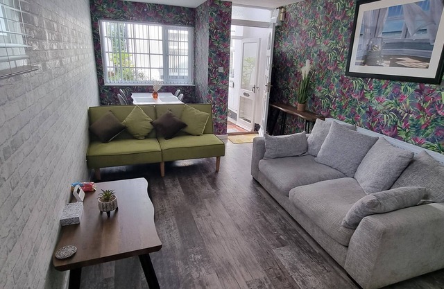 The Hideaway ll/private garden/Quiet/Central