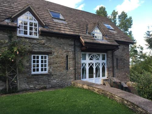 The Hillis Farmhouse - 6 Bed - Sleeps 11 - Pets