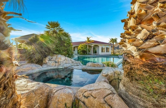 * The Hills of Palm Springs. Spacious 4BR, Absolute privacy, Pool & Jacuzzi. *