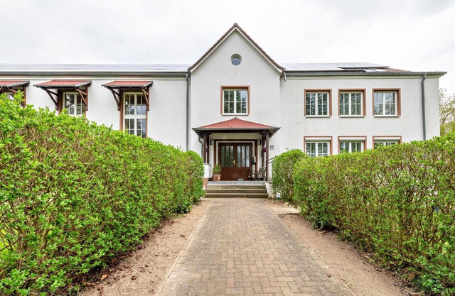 "The House by the Pond" for 20 people, with Garden, Wi-Fi & Pond