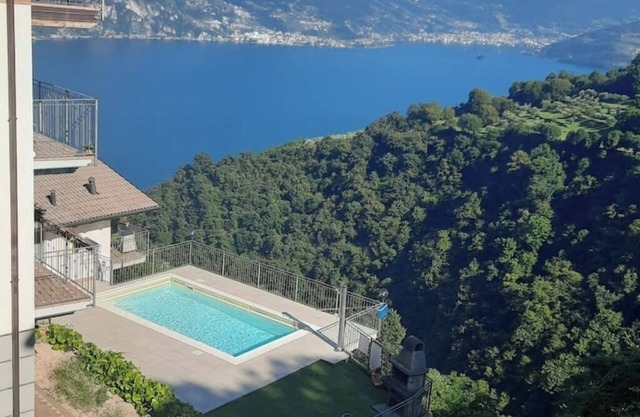 The Lake View Garden