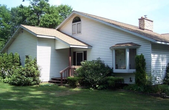 The Lakeshore House
