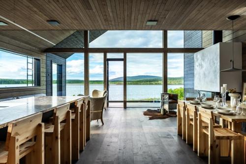 The Lakeview by Hilla Villas