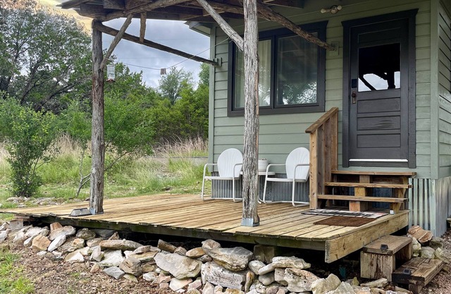 The Last Resort - A Cozy Hill Country Cabin