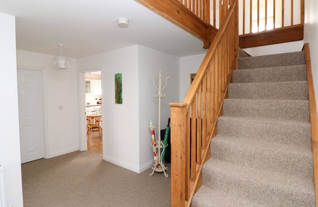 THE LAURELS, pet friendly, character holiday cottage in Haverfordwest