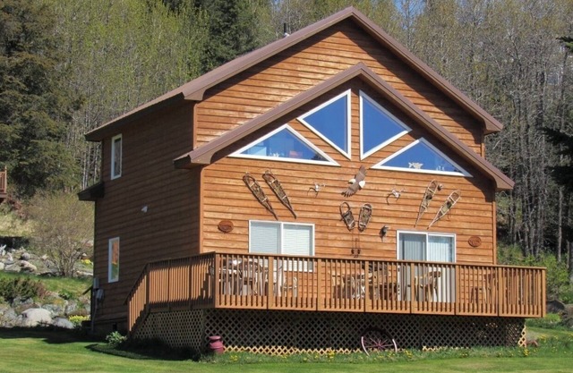 The Lazy Moose at Hideaway Cabins