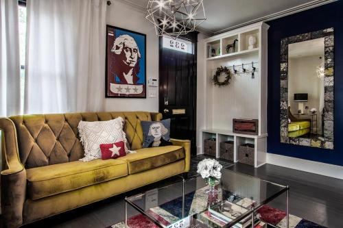 THE LIBERTY HOUSE Of Old Town Designer Home