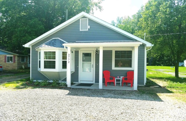 The Lighthouse Cottage - Sleeps 8