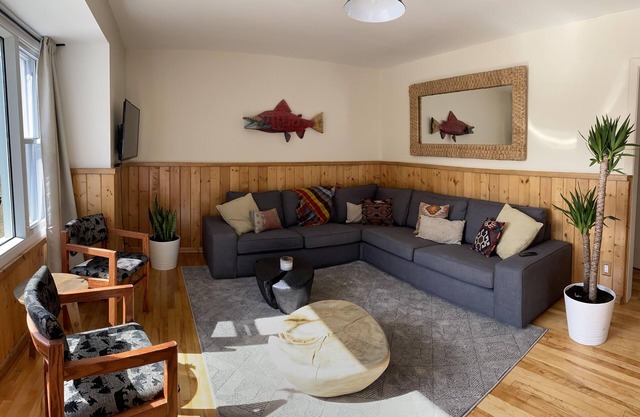The Little Red House - private nature getaway
