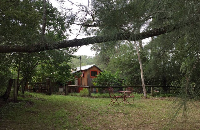 The Lodge - A Rustic Weekender in the Heart of Historic Wollombi