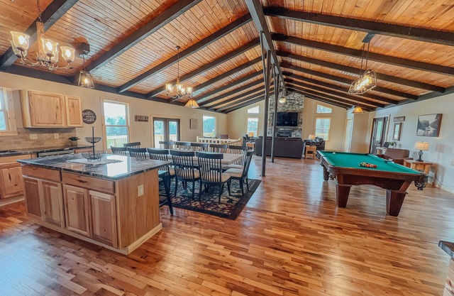 The Lodge at Hocking Hills - 2 Hot Tubs 🔥 6 acres - Lake access