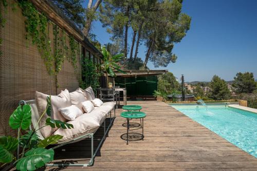 THE LOFT - with private pool & jacuzzi