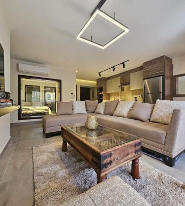 The Luxe Retreat and Uniqueness