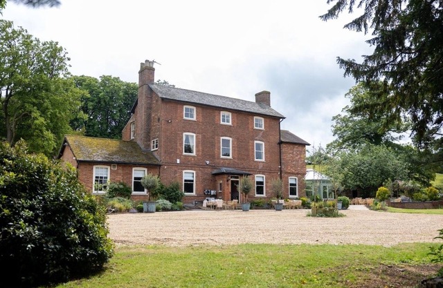 The Manners | Sleeps 20 | Private Bar/Dining