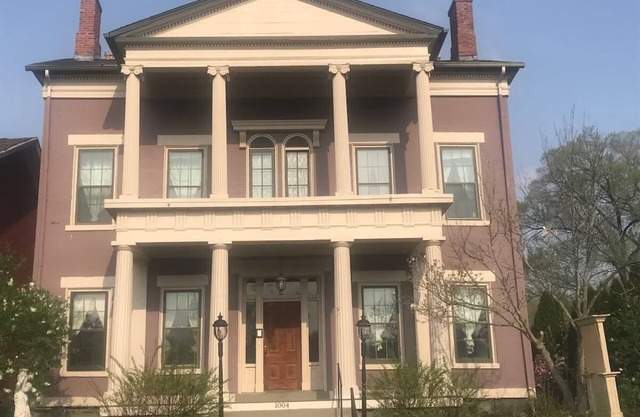 The Mansion on Park Avenue - walk to downtown Galena