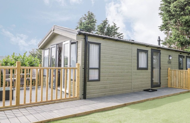 THE MAPLE, pet friendly, with a garden in Cloughton