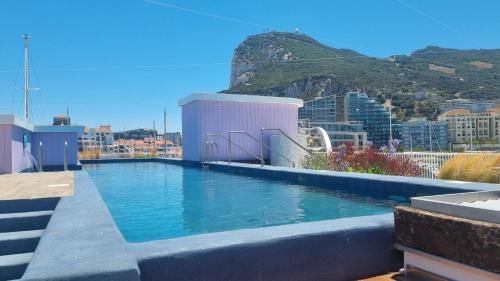The Marina Nest with Rooftop Pools