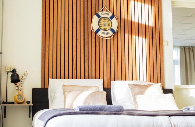 The marine apartment near Amsterdam by Weltevreden Experience