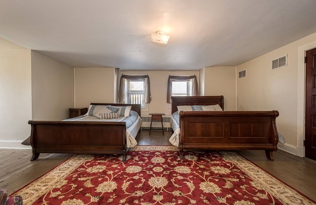 The Marshall | Historic Victorian Inn Room