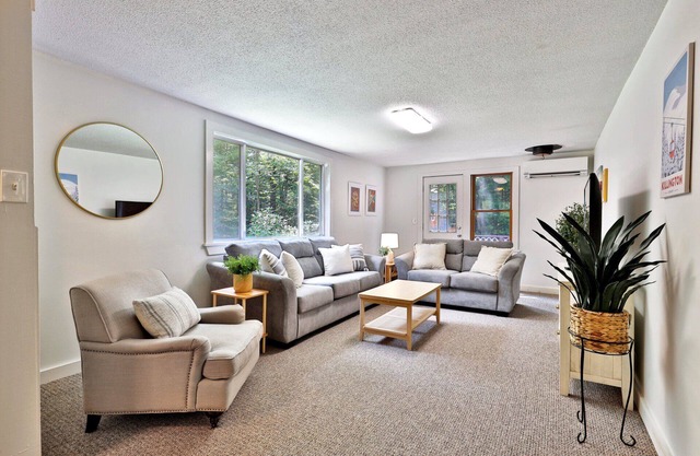The Mendon Cottage: Charming Home Close to Killington, Pico and Rutland.