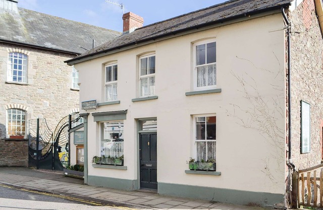 The Mill House, The Square