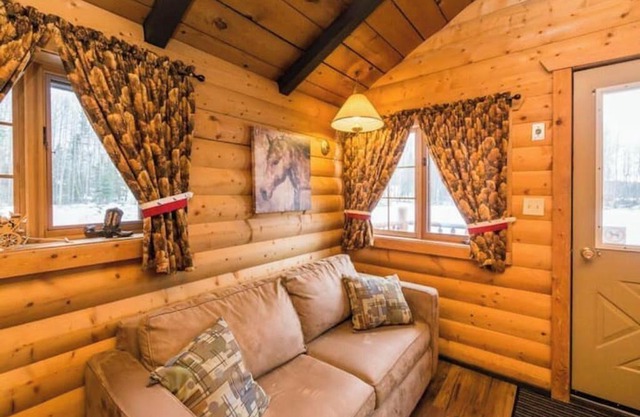 The Mustang Cabin - Bear Creek Cabins