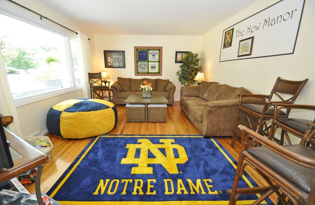 The New Manor, a Notre Dame themed room rental