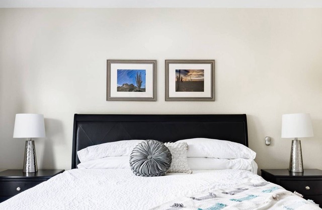 THE OASIS - Sleeps 21 - Newly Remodeled - Very Clean