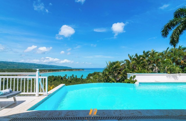 The OLA offers you a Unique location - Sea view swimming pool - Wifi