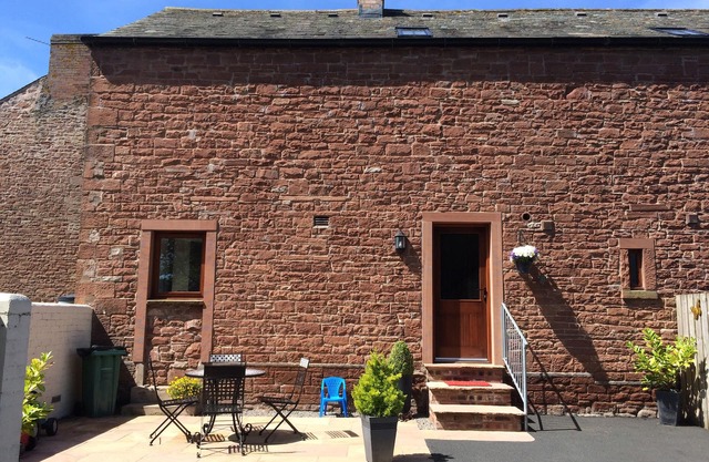 THE OLD BOTHY, family friendly, with open fire in Bolton Low Houses