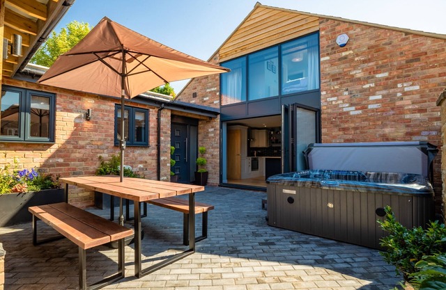 The Old Candle Shop - sleeps 4 guests in 2 bedrooms