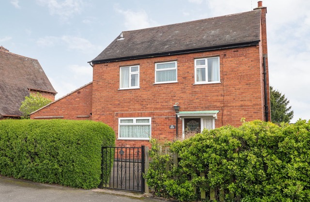 THE OLD GROCERY, pet friendly, with a garden in Barrow Hill