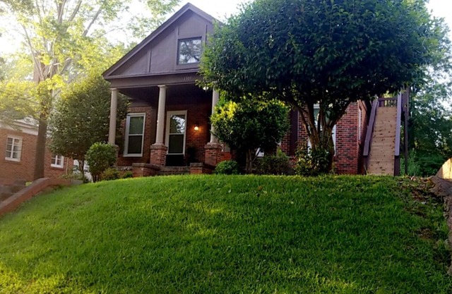 The Original Madison's Home is Located 2 Mins from Downtown